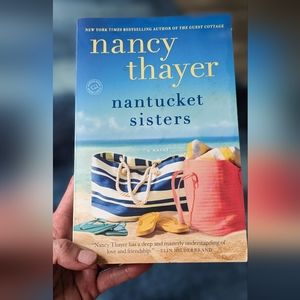 Nantucket Sisters by Nancy Thayer 384pgs